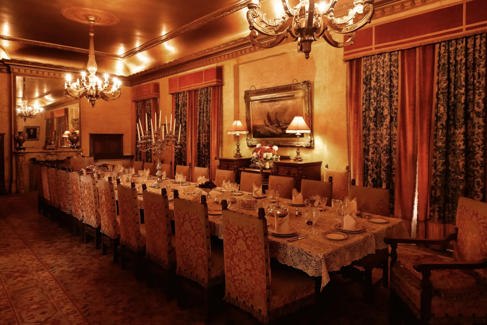 Brinerigrand Resort restoranında zərif yemək təqdimatı